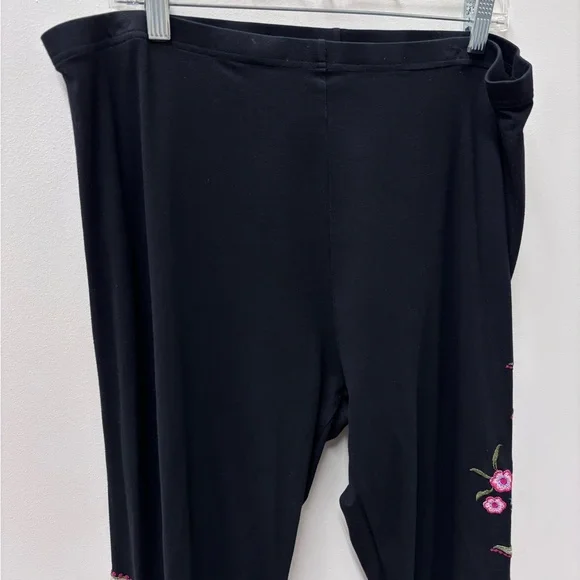 Johnny Was Libbi Black Leggings with Pink Floral Embroidery - Picture 5 of 10
